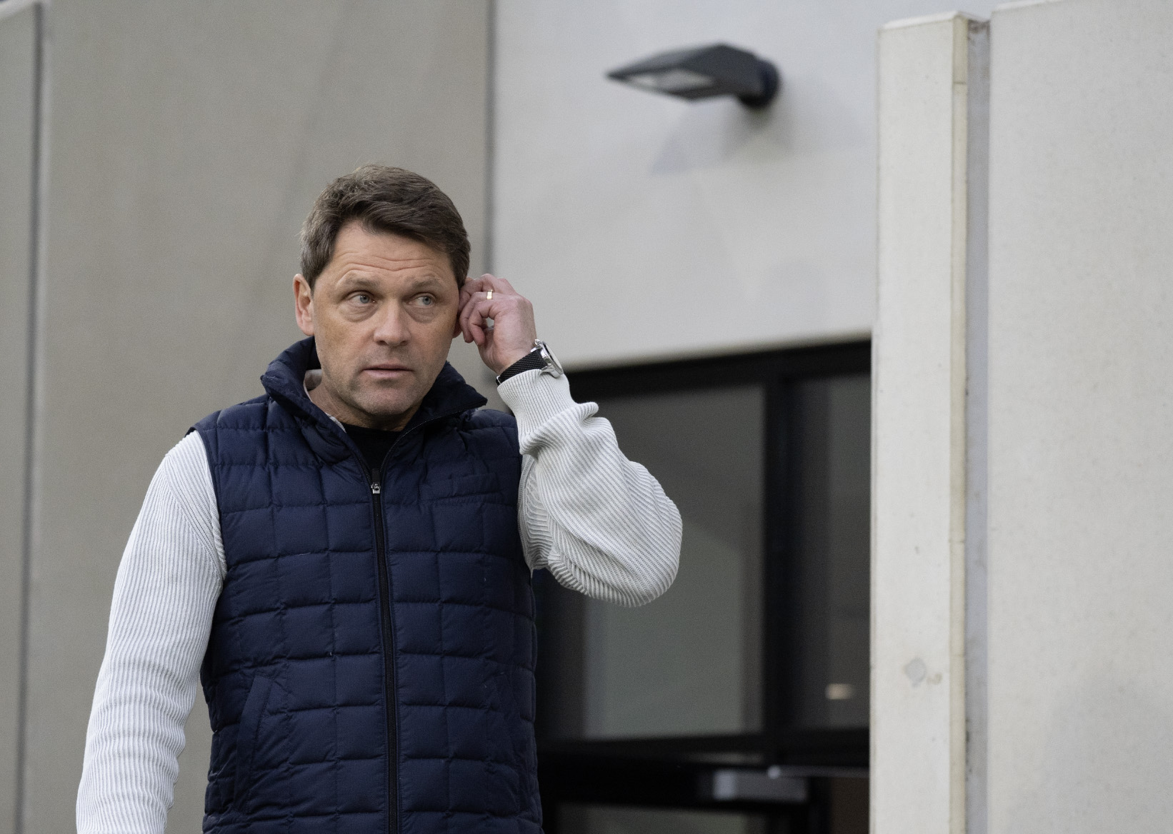 Luc Holtz veut calmer l'euphorie après la victoire de prestige contre la Suède