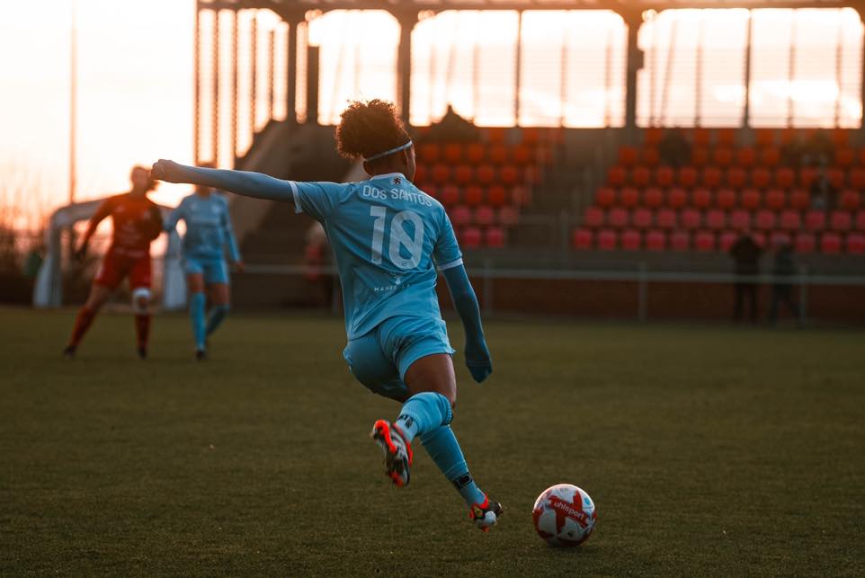 Kimberley Dos Santos a ouvert la voie pour le Racing en finale de coupe des dames