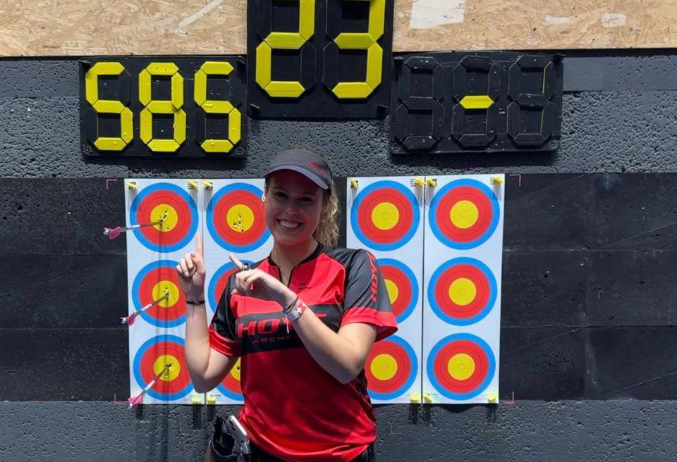 Stefania Merlin et sa médaille d'or en +50, Kenza Pop et l'argent en U21, Lea Tonus bat le record national